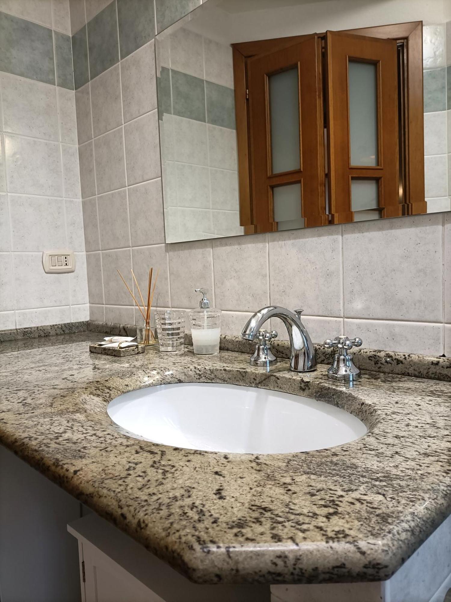 Bright Port View Apartment- Free Parking Cagliari Esterno foto