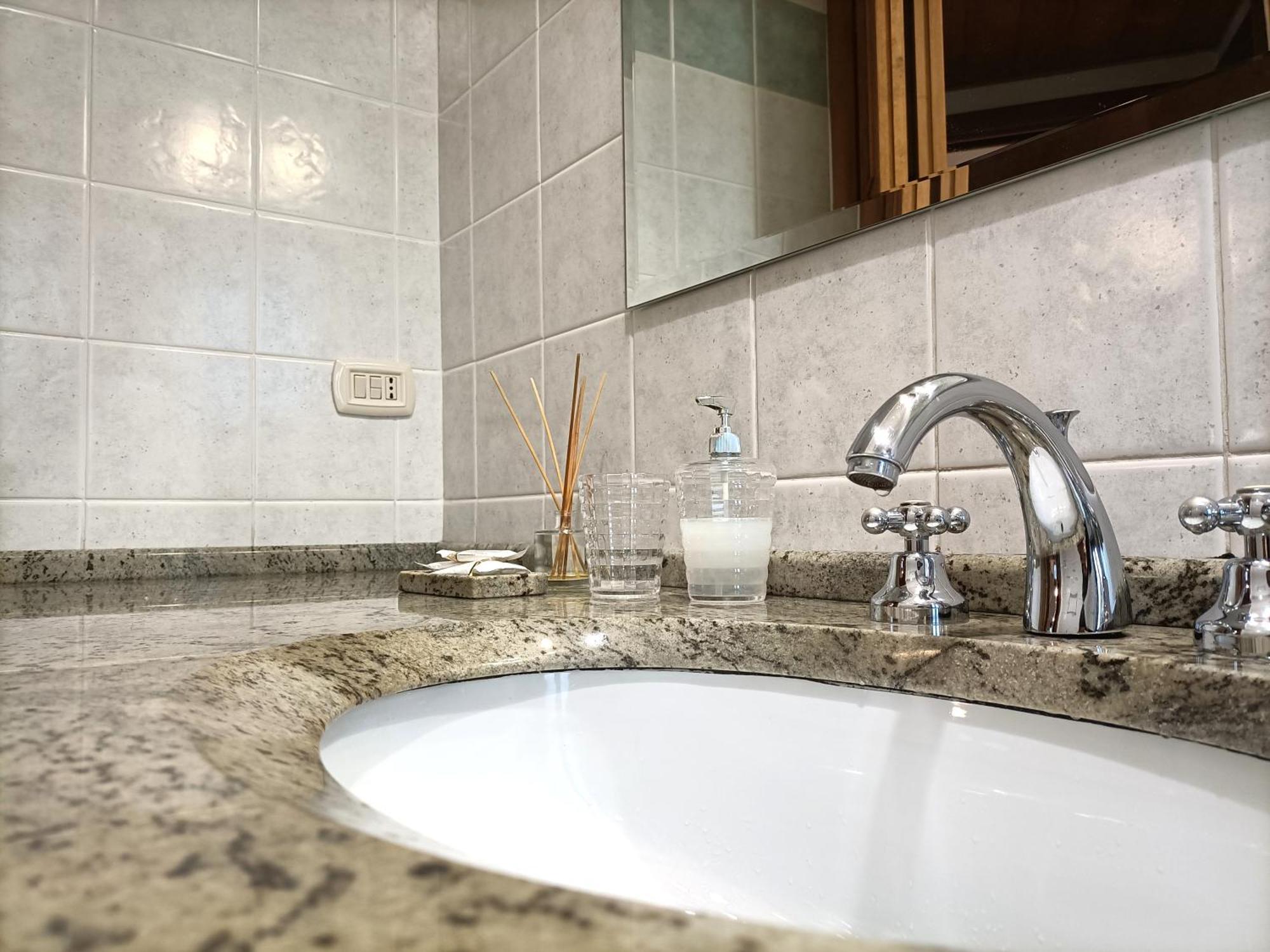 Bright Port View Apartment- Free Parking Cagliari Esterno foto