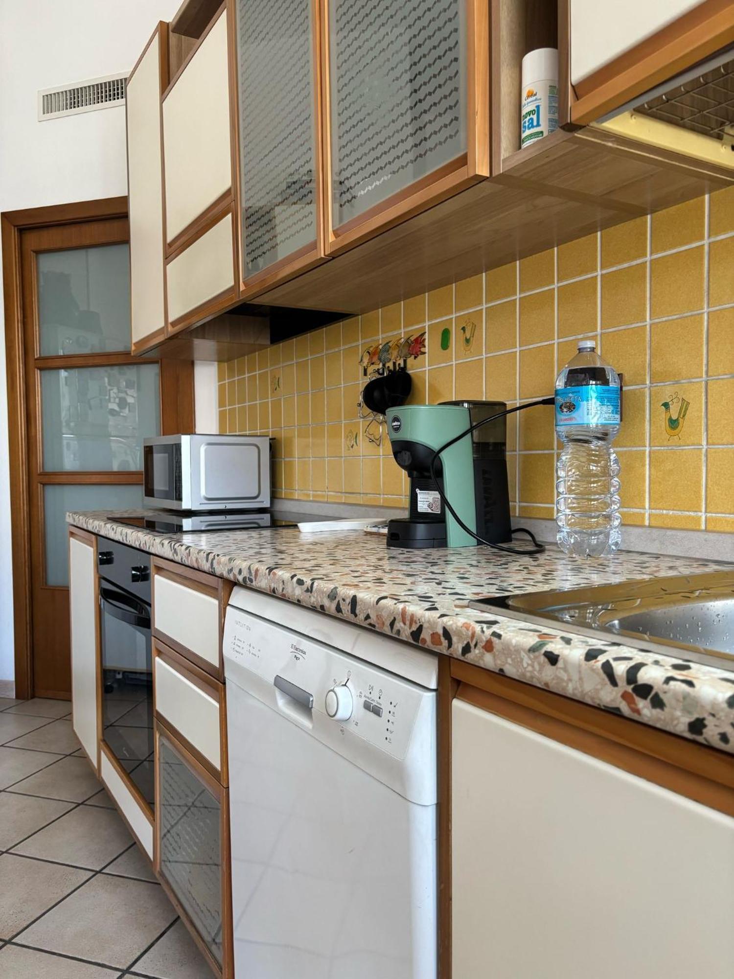 Bright Port View Apartment- Free Parking Cagliari Esterno foto